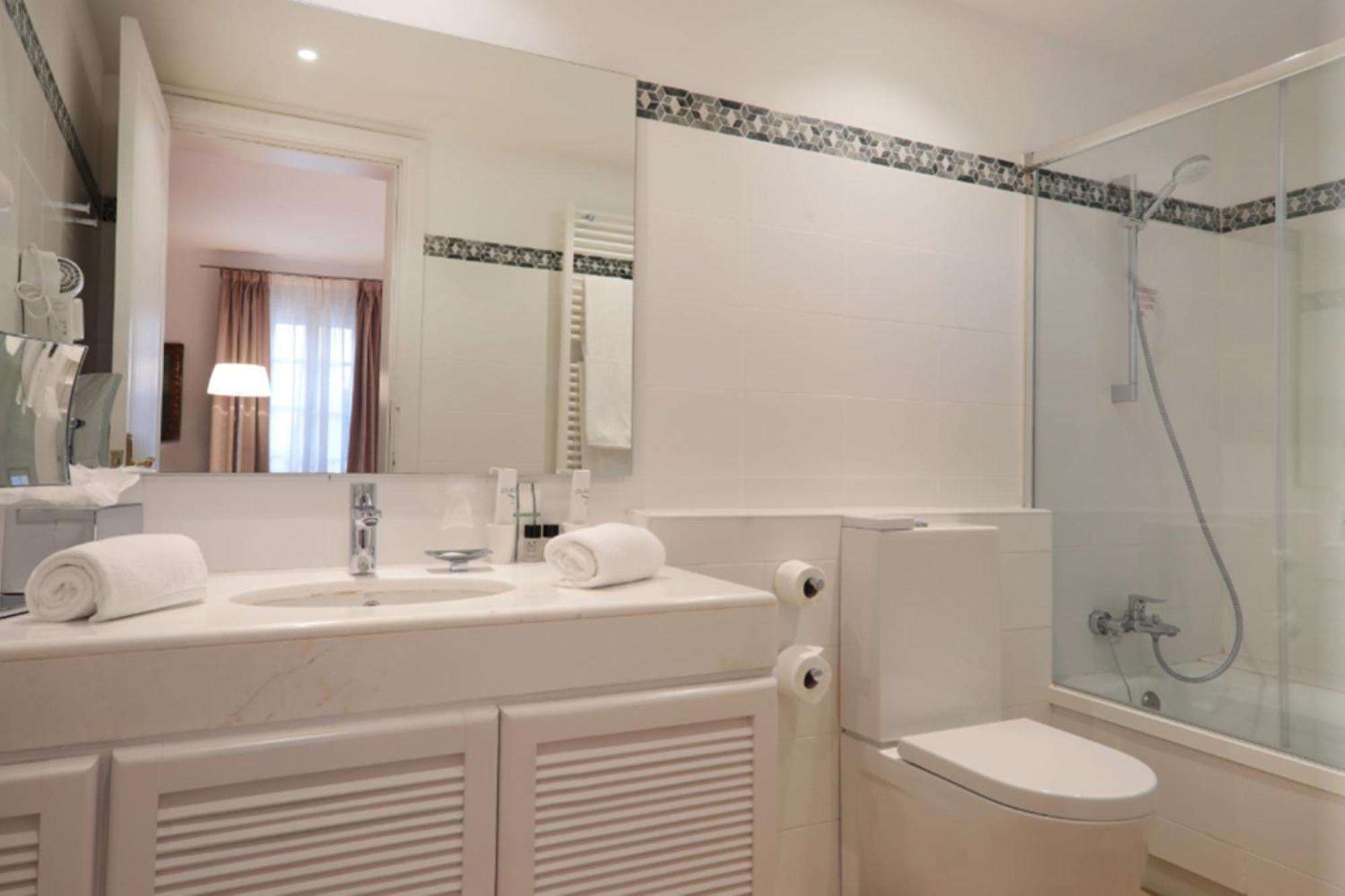 Ah Art Hotel Palma Bagian luar foto