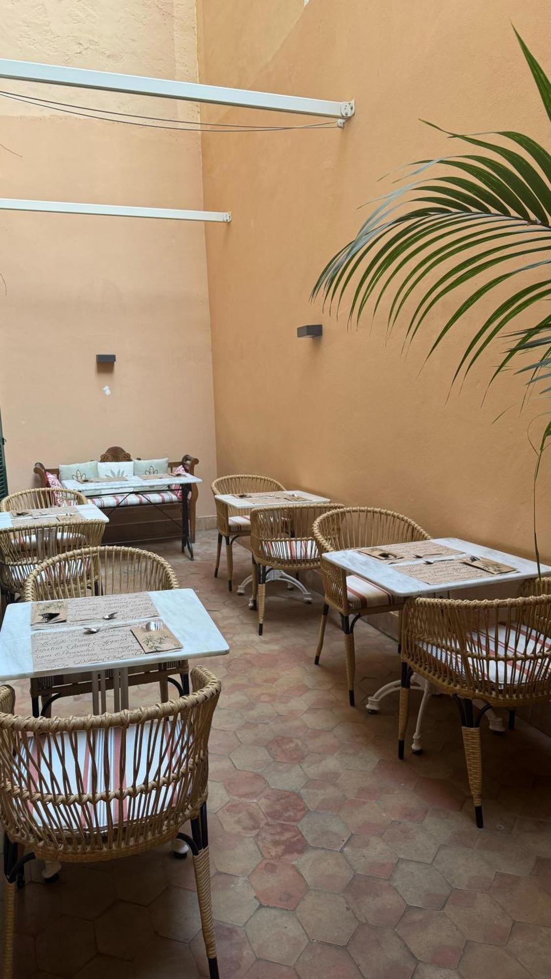 Ah Art Hotel Palma Bagian luar foto