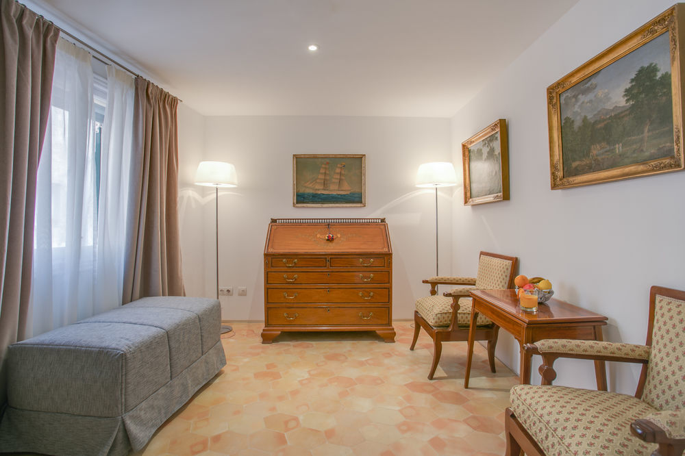 Ah Art Hotel Palma Bagian luar foto