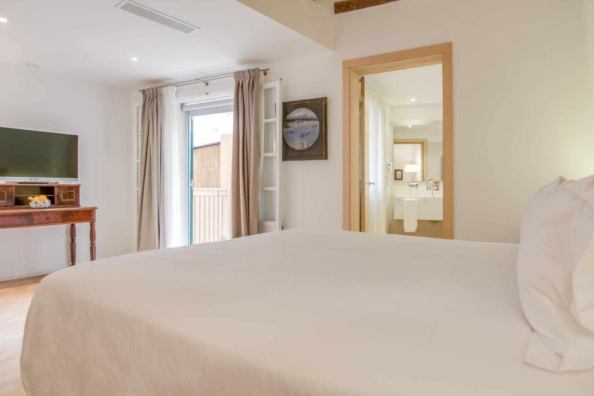 Ah Art Hotel Palma Bagian luar foto