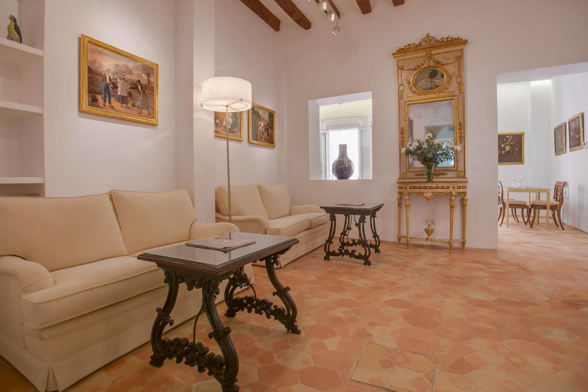 Ah Art Hotel Palma Bagian luar foto